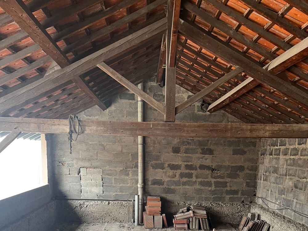 Transformation grange en 4 appartements à Chassieu